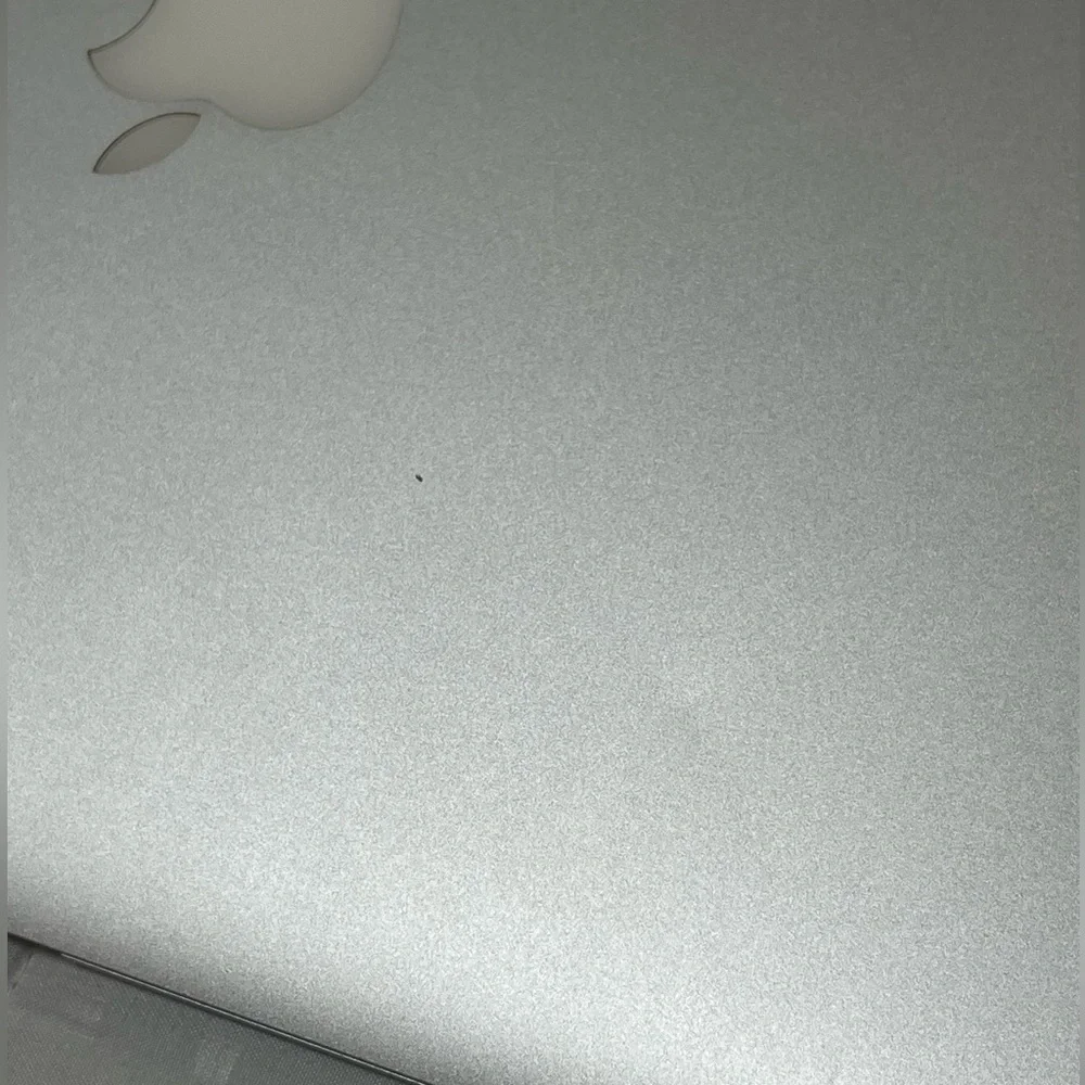 Apple MacBook Air (13-inch, Early 2015) - Silver